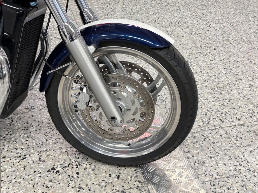 Triumph Thunderbird 2010 moniväri