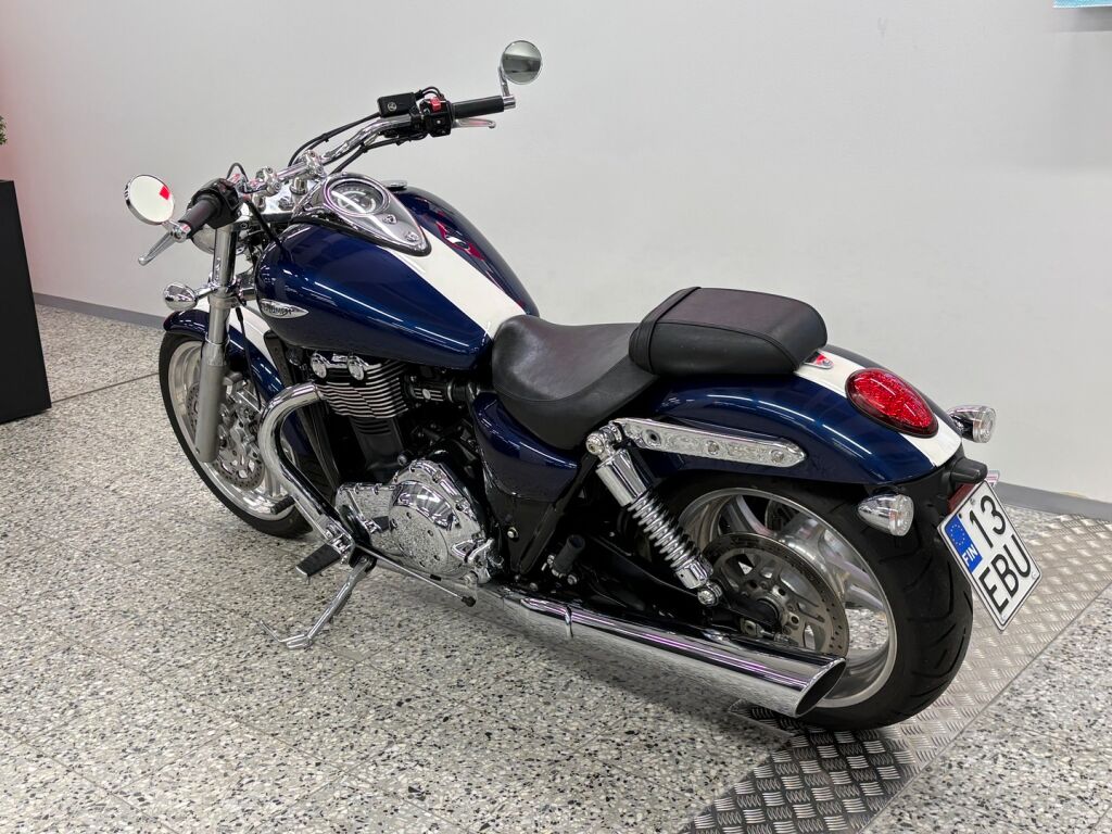 Triumph Thunderbird 2010 moniväri