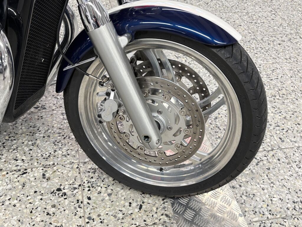 Triumph Thunderbird 2010 moniväri
