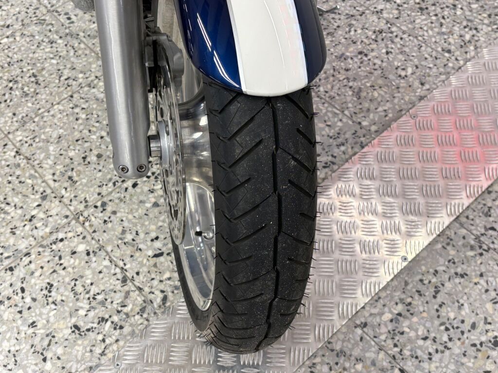 Triumph Thunderbird 2010 moniväri