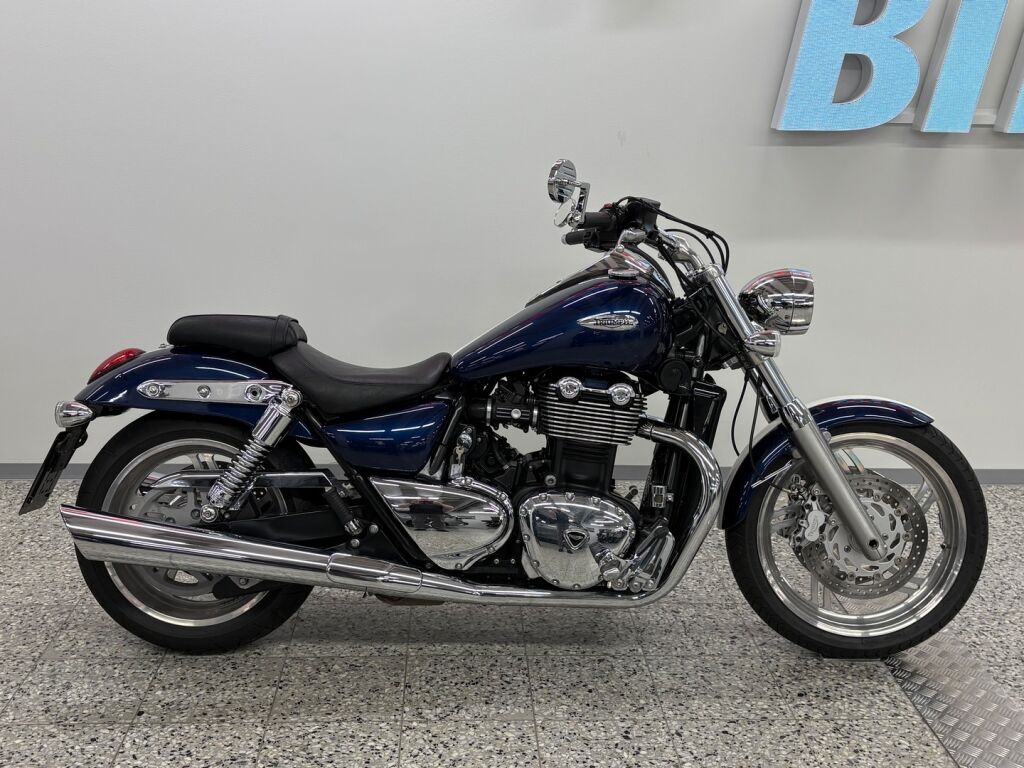 Triumph Thunderbird 2010 moniväri