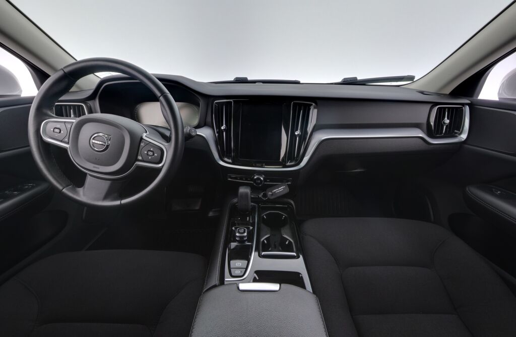 Volvo V60 2022 