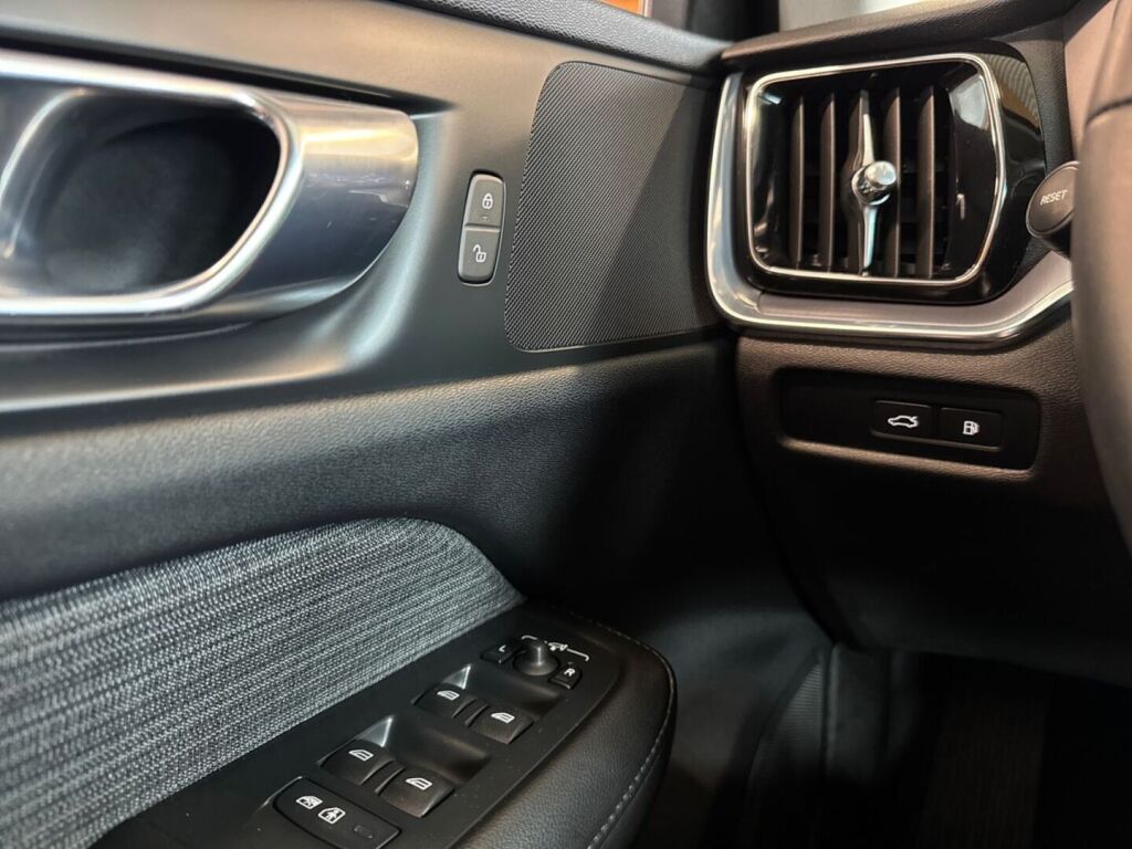 Volvo V60 2023 Valkoinen