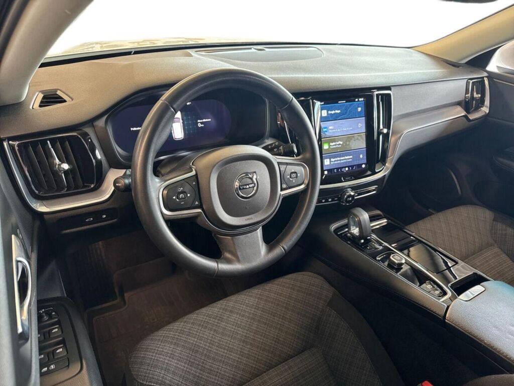 Volvo V60 2023 Valkoinen