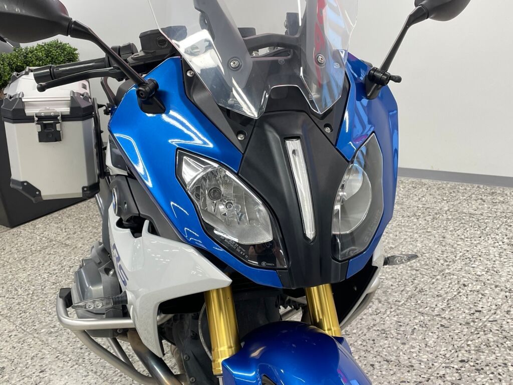 BMW R 2017 Valkoinen