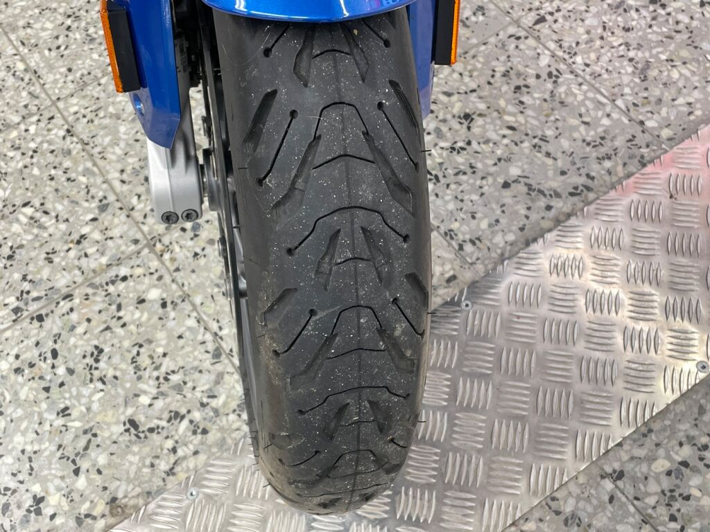 BMW R 2017 Valkoinen