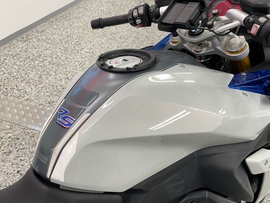 BMW R 2017 Valkoinen