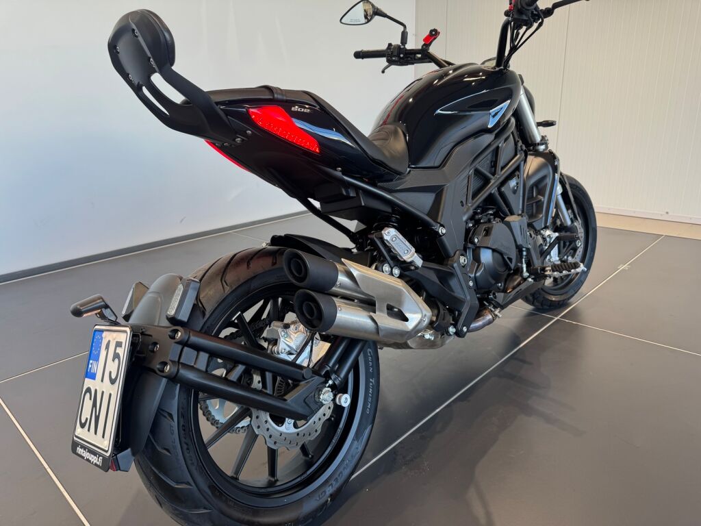 Benelli 502 CRUISER 2024 