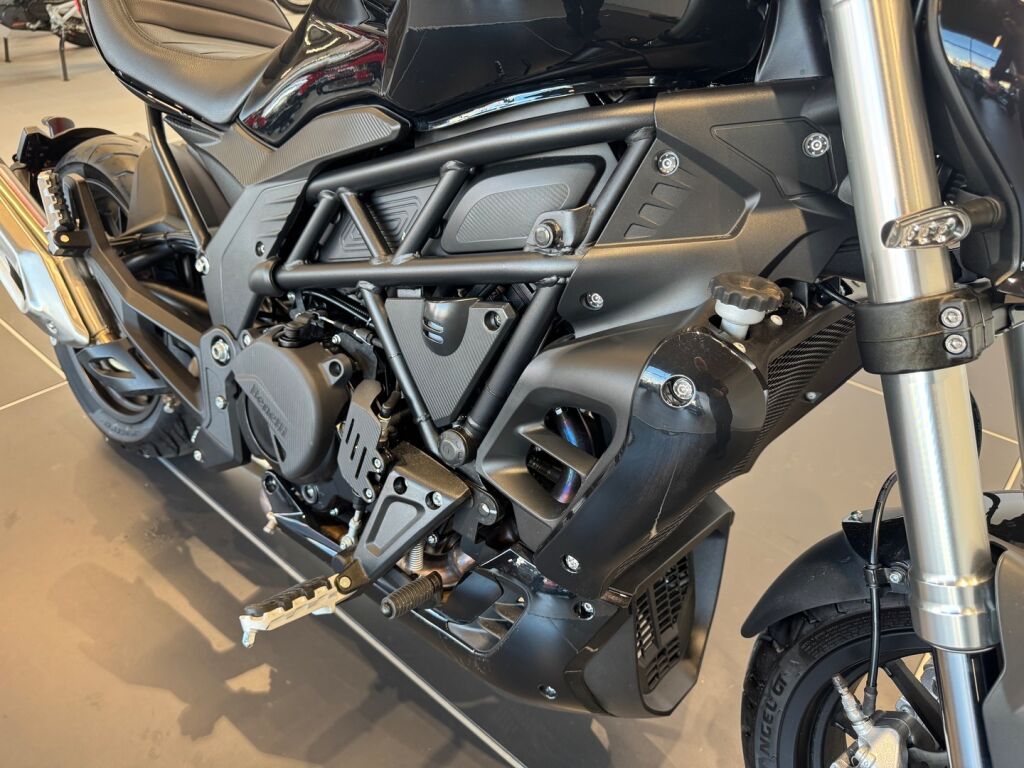 Benelli 502 CRUISER 2024 