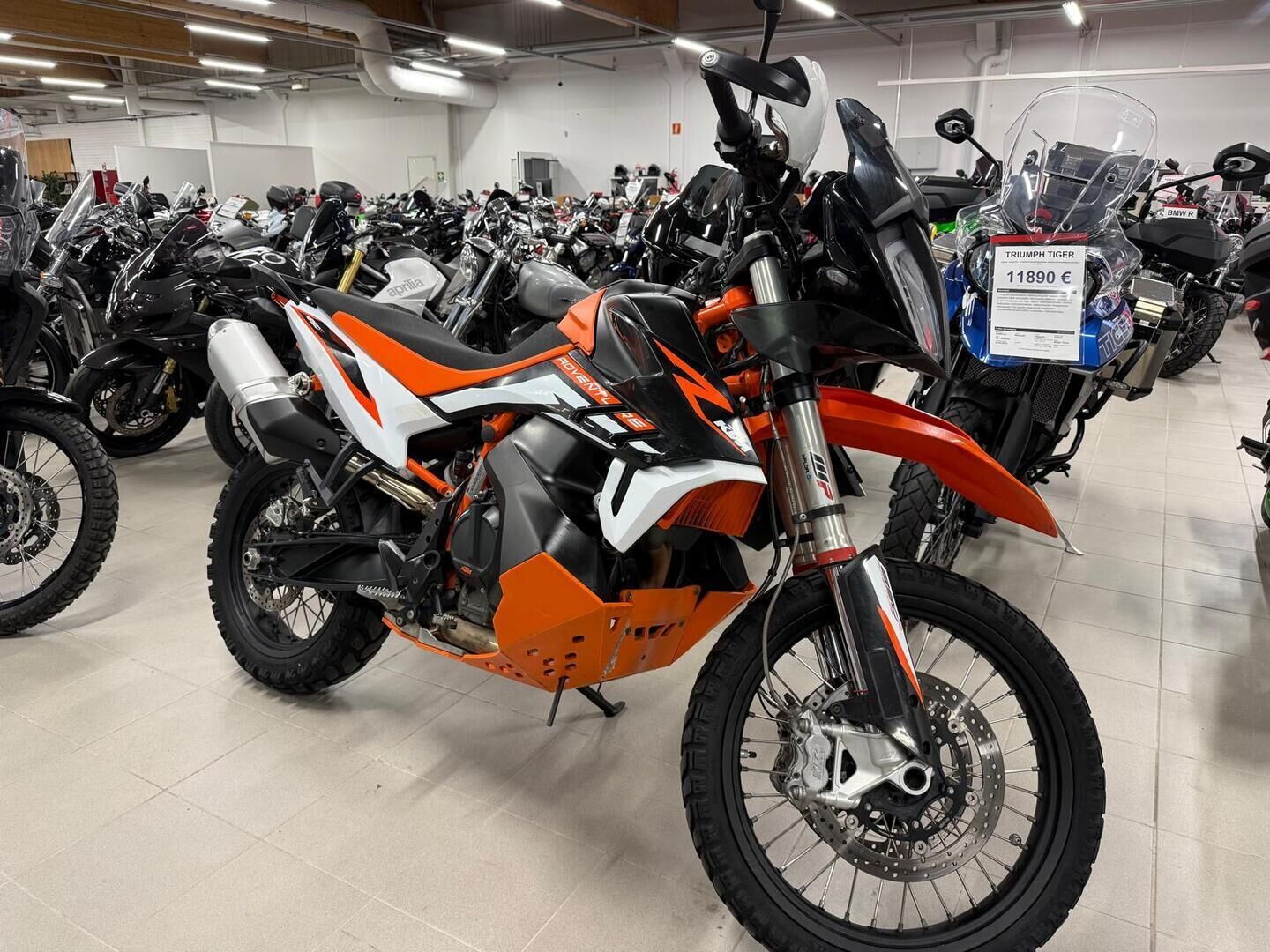 Ktm 890