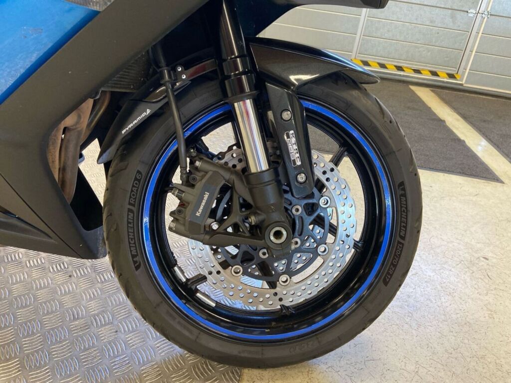 Kawasaki Z 2016 Harmaa