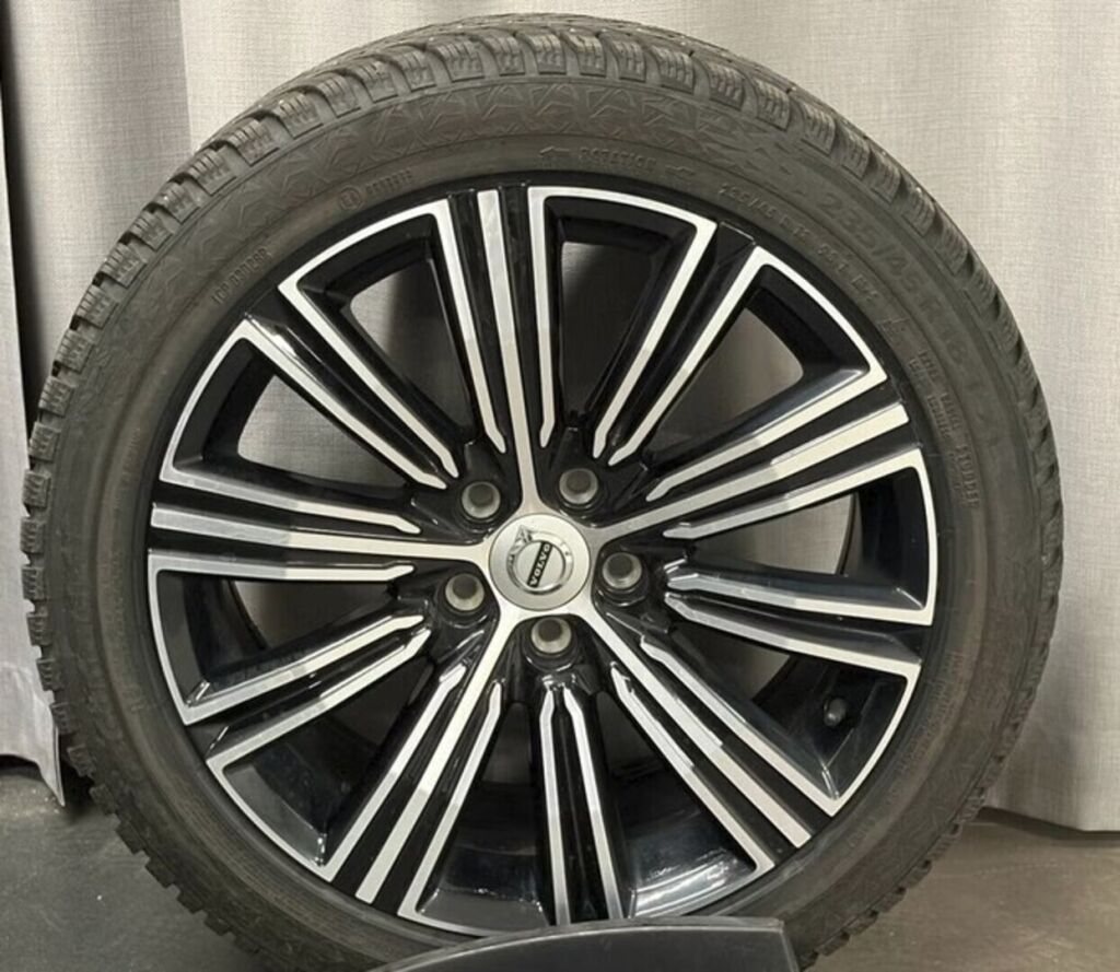 Volvo V60 2024 Valkoinen