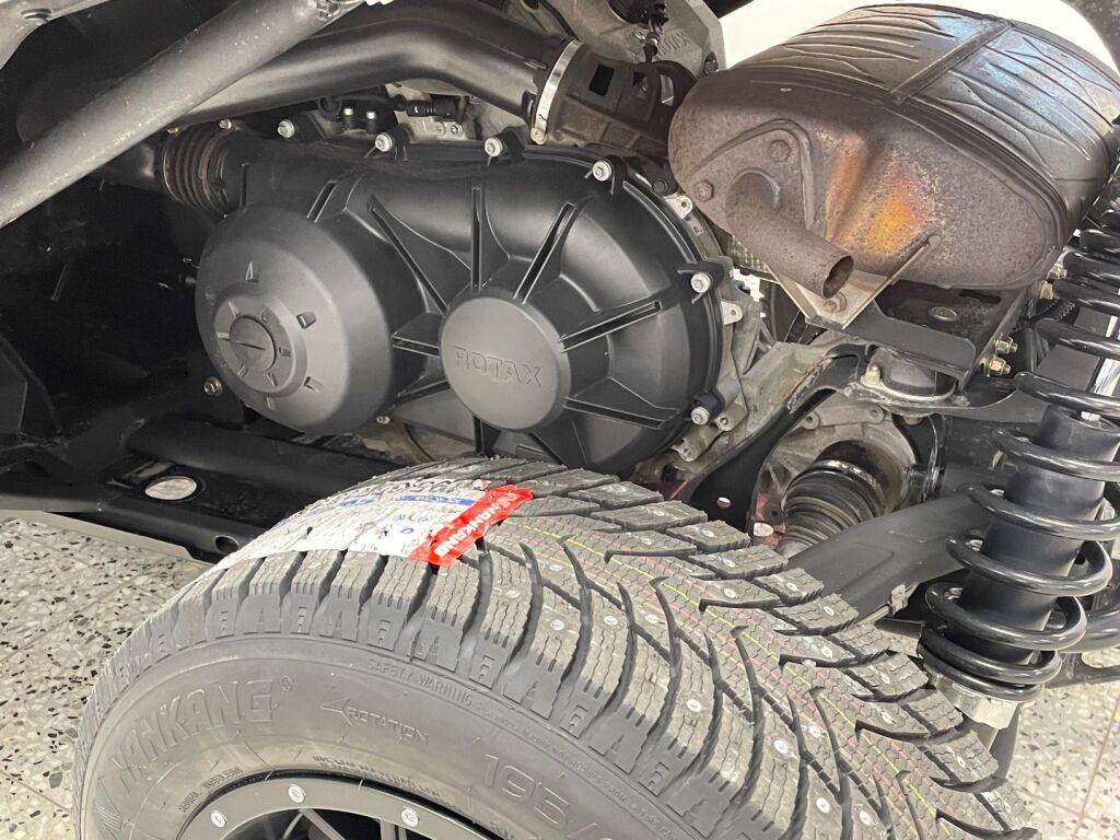 Can-am MAVERICK 2023 