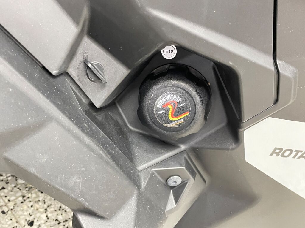 Can-am MAVERICK 2023 