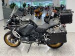 BMW R 2023 Musta
