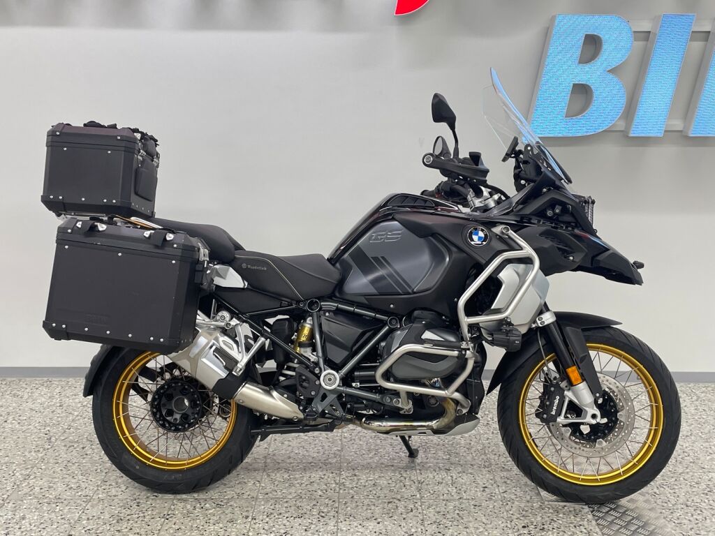 BMW R 2023 Musta