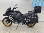 BMW R 2023 Musta