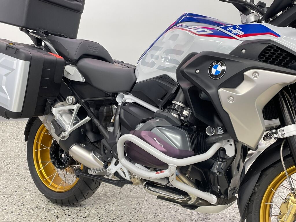 BMW R 2021 moniväri