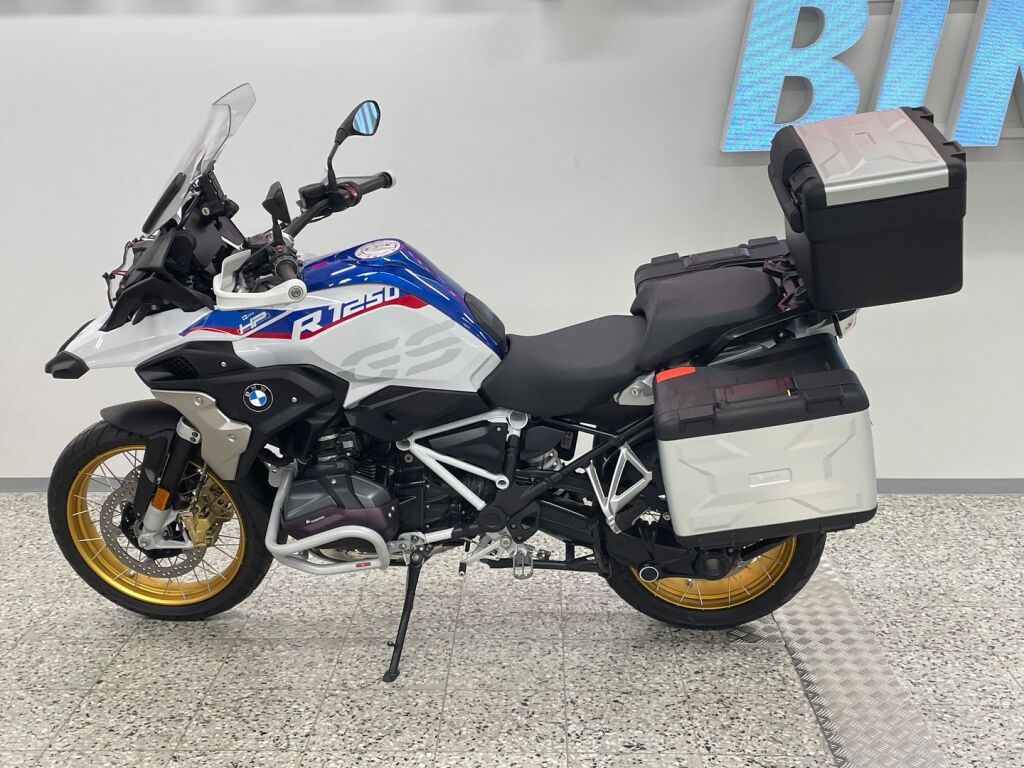 BMW R 2021 moniväri