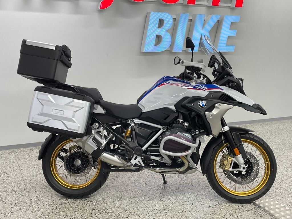 BMW R 2021 moniväri