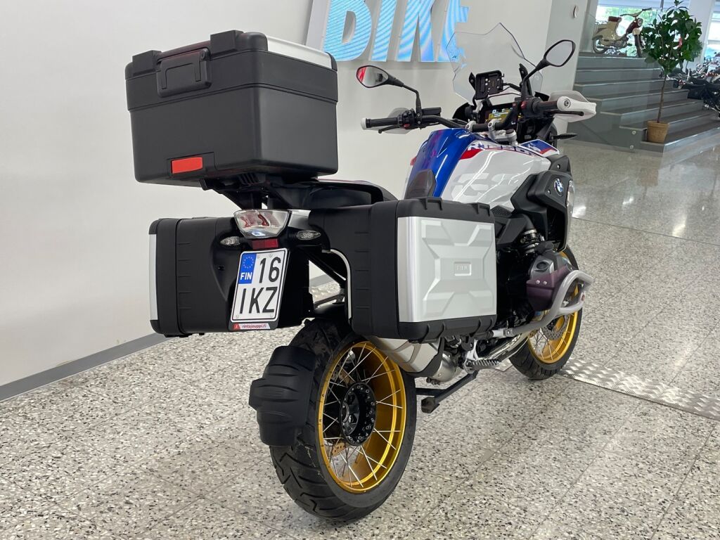 BMW R 2021 moniväri