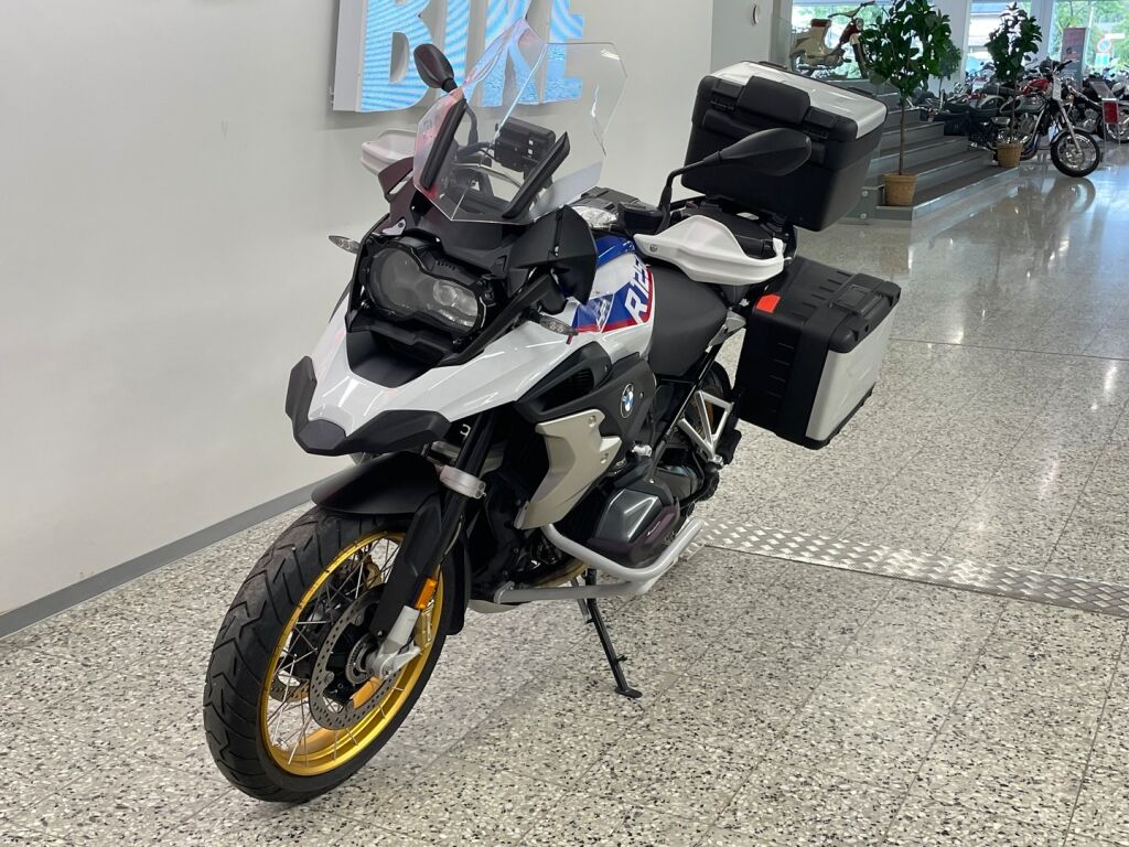BMW R 2021 moniväri