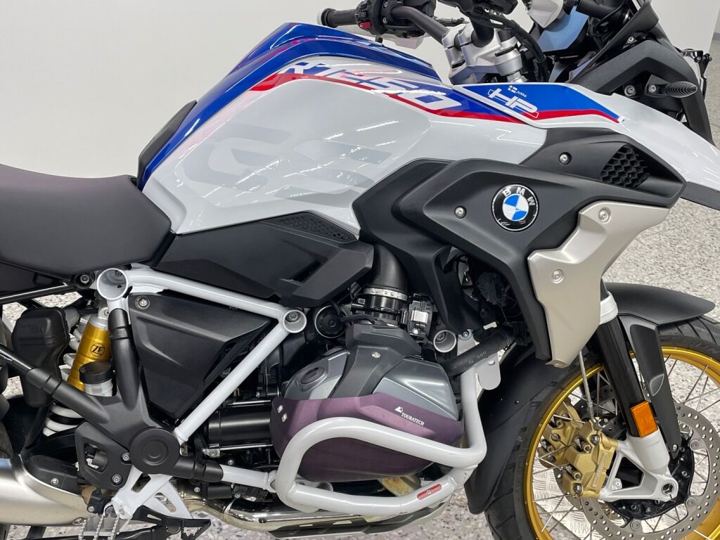 BMW R 2021 moniväri