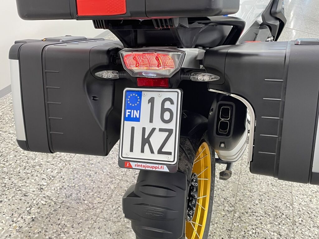 BMW R 2021 moniväri