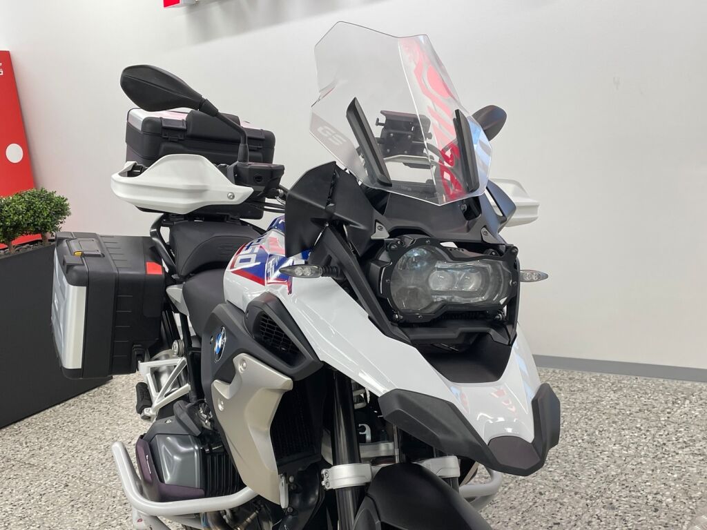 BMW R 2021 moniväri