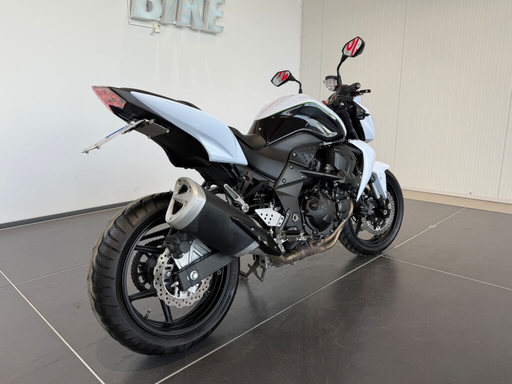 Kawasaki Z 2011 9