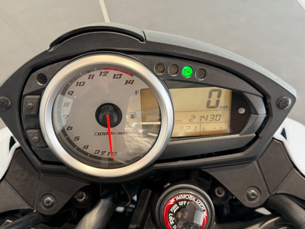 Kawasaki Z 2011 9