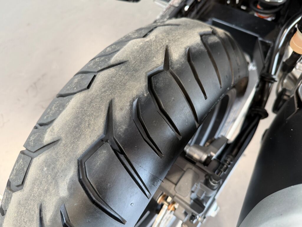 Kawasaki Z 2011 9