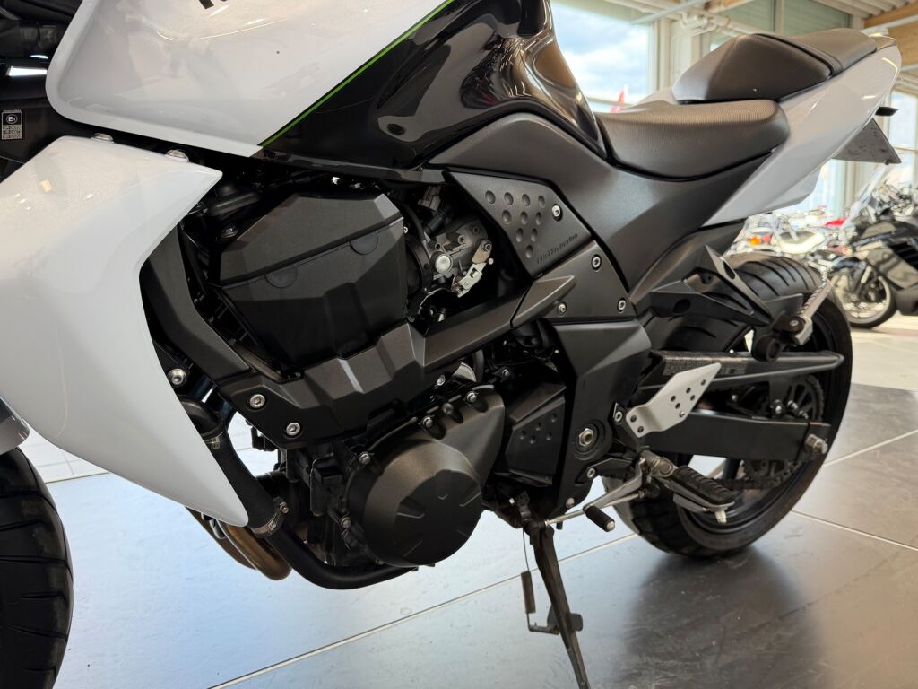 Kawasaki Z 2011 9