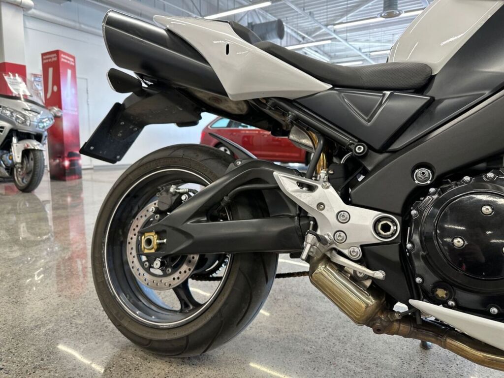 Suzuki GSX 2010 9