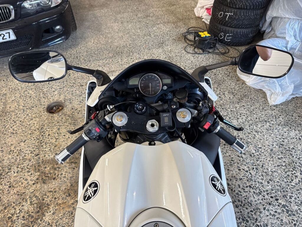 Yamaha YZF-R1 2005 Valkoinen