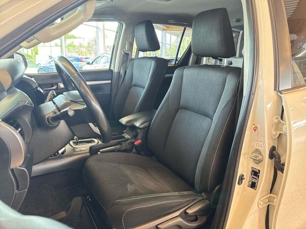 Toyota Hilux 2016 Valkoinen
