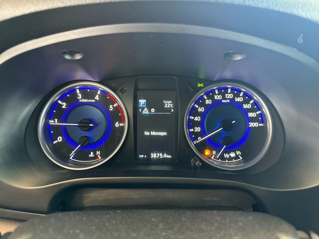 Toyota Hilux 2016 Valkoinen