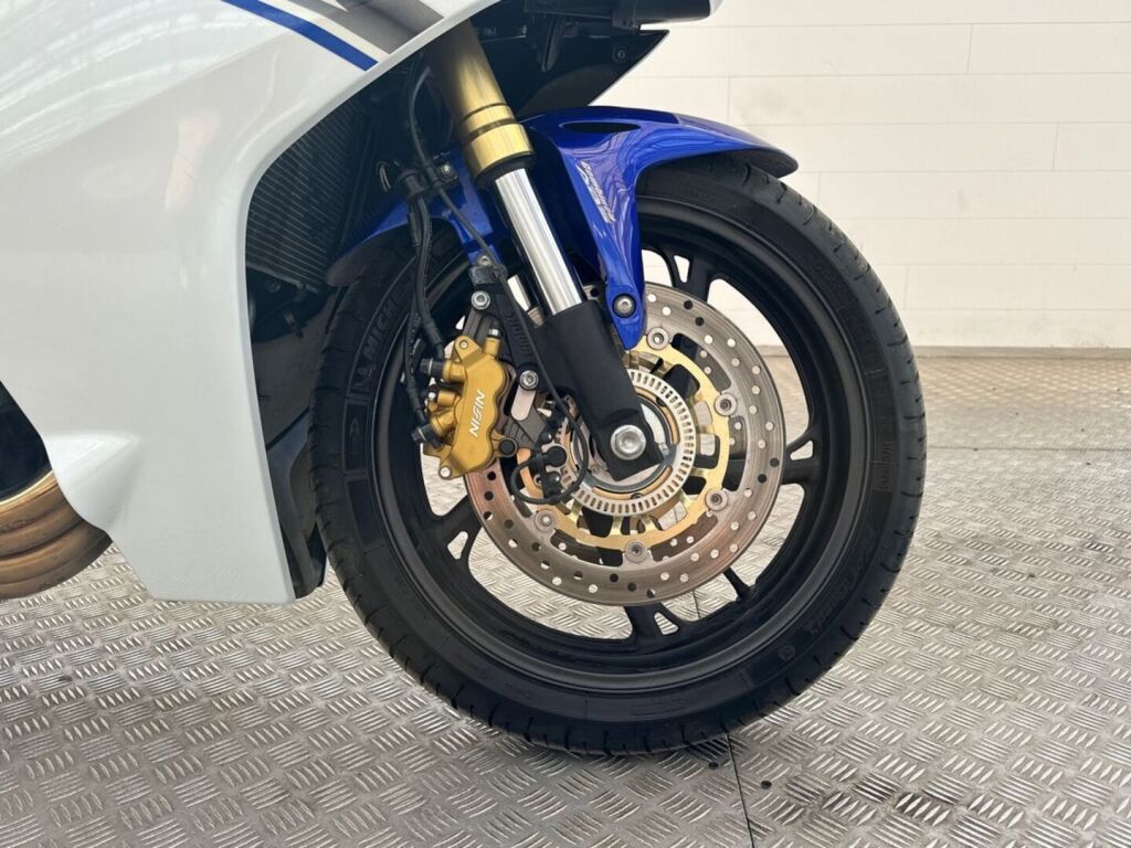 Honda CBR 2012 6