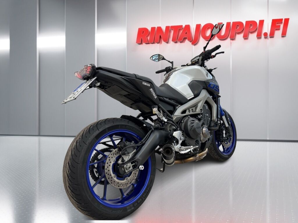 Yamaha MT-09 2016 VL O 14