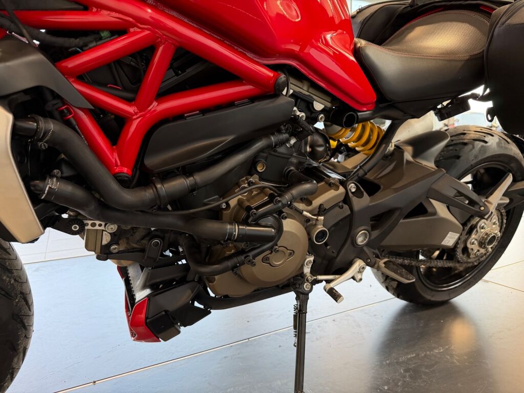 Ducati MONSTER 2015 Punainen