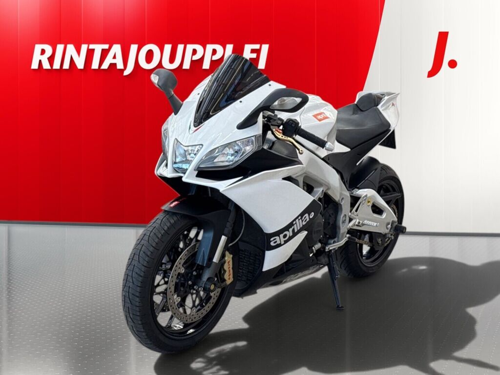 Aprilia RSV4 2010 9