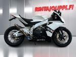 Aprilia RSV4 2010 9