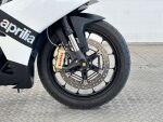 Aprilia RSV4 2010 9