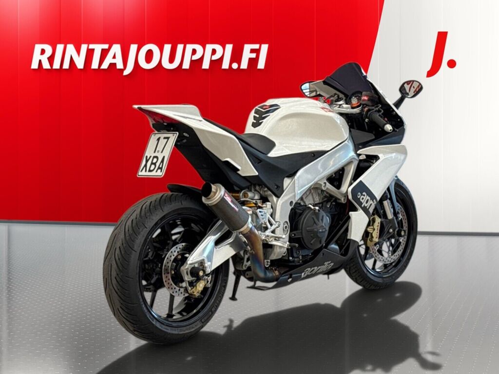 Aprilia RSV4 2010 9