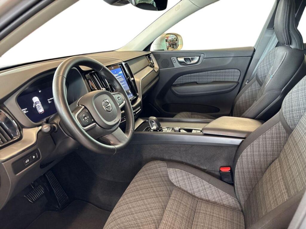 Volvo XC60 2024 met.beige