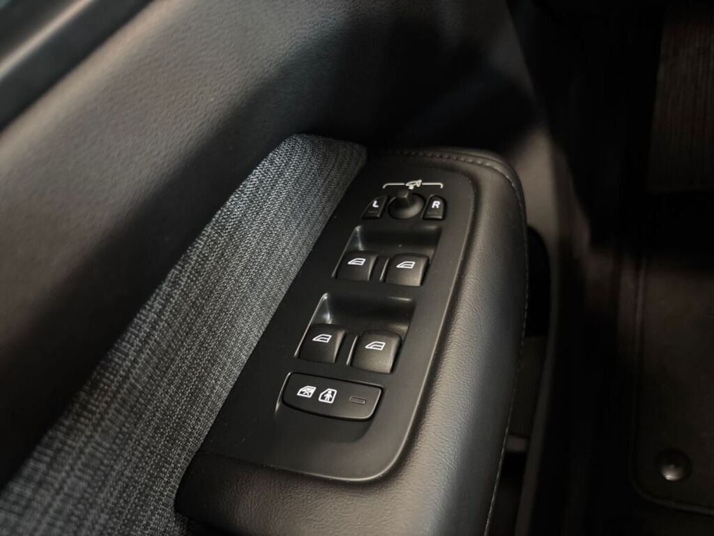 Volvo XC60 2024 met.beige