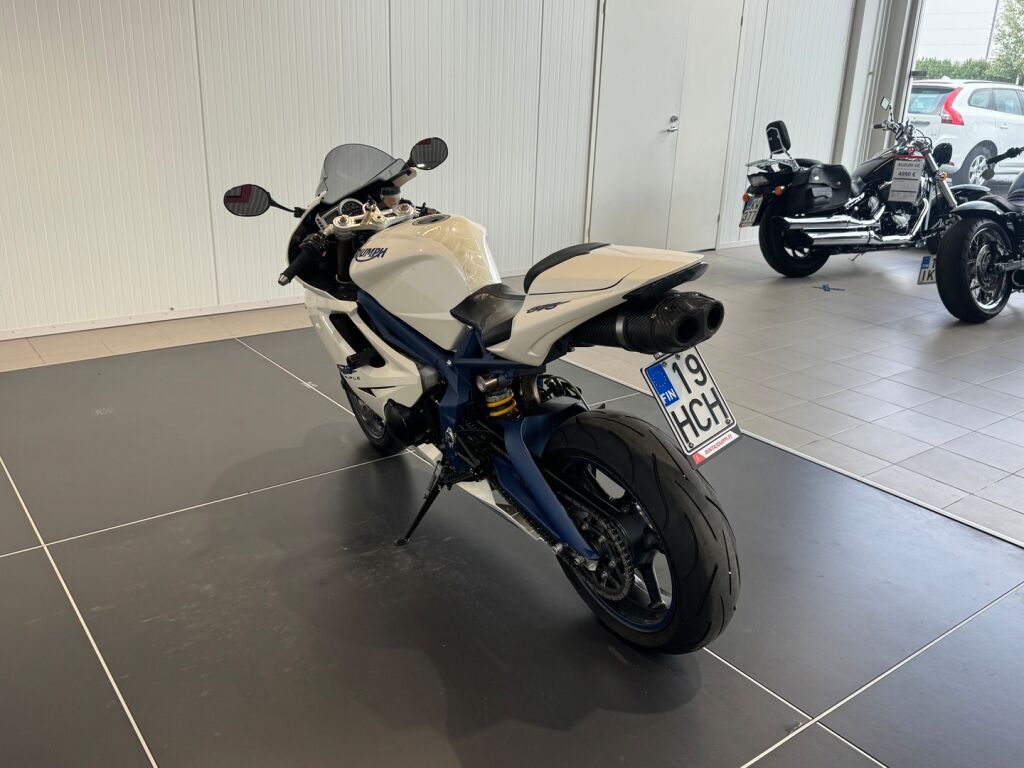 Triumph DAYTONA 2011 