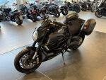 Ducati DIAVEL 2012 Musta