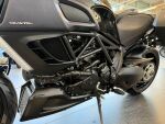 Ducati DIAVEL 2012 Musta