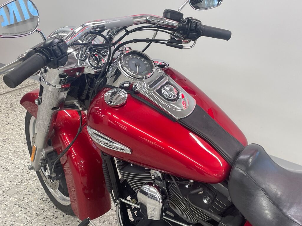 Harley-davidson DYNA 2013 